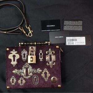 Dolce & Gabbana box bag ( GREAT CONDITION )